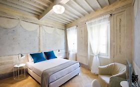 Il Piccolo Cavour Charming House B&B